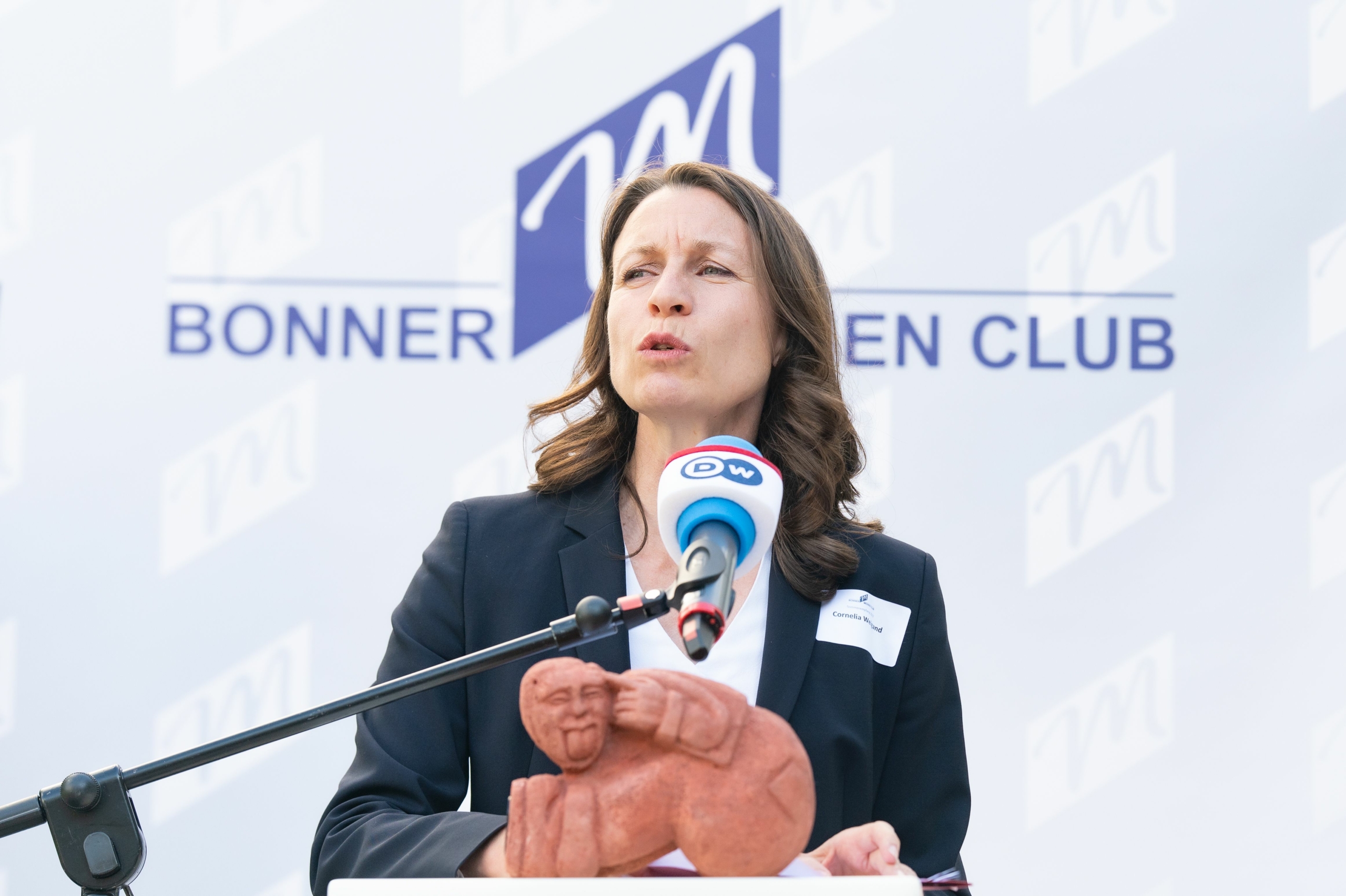 Cornelia Weigand bei ihrer Rede anlässlich der Verleihung des Bröckemännche-Preises an sie.